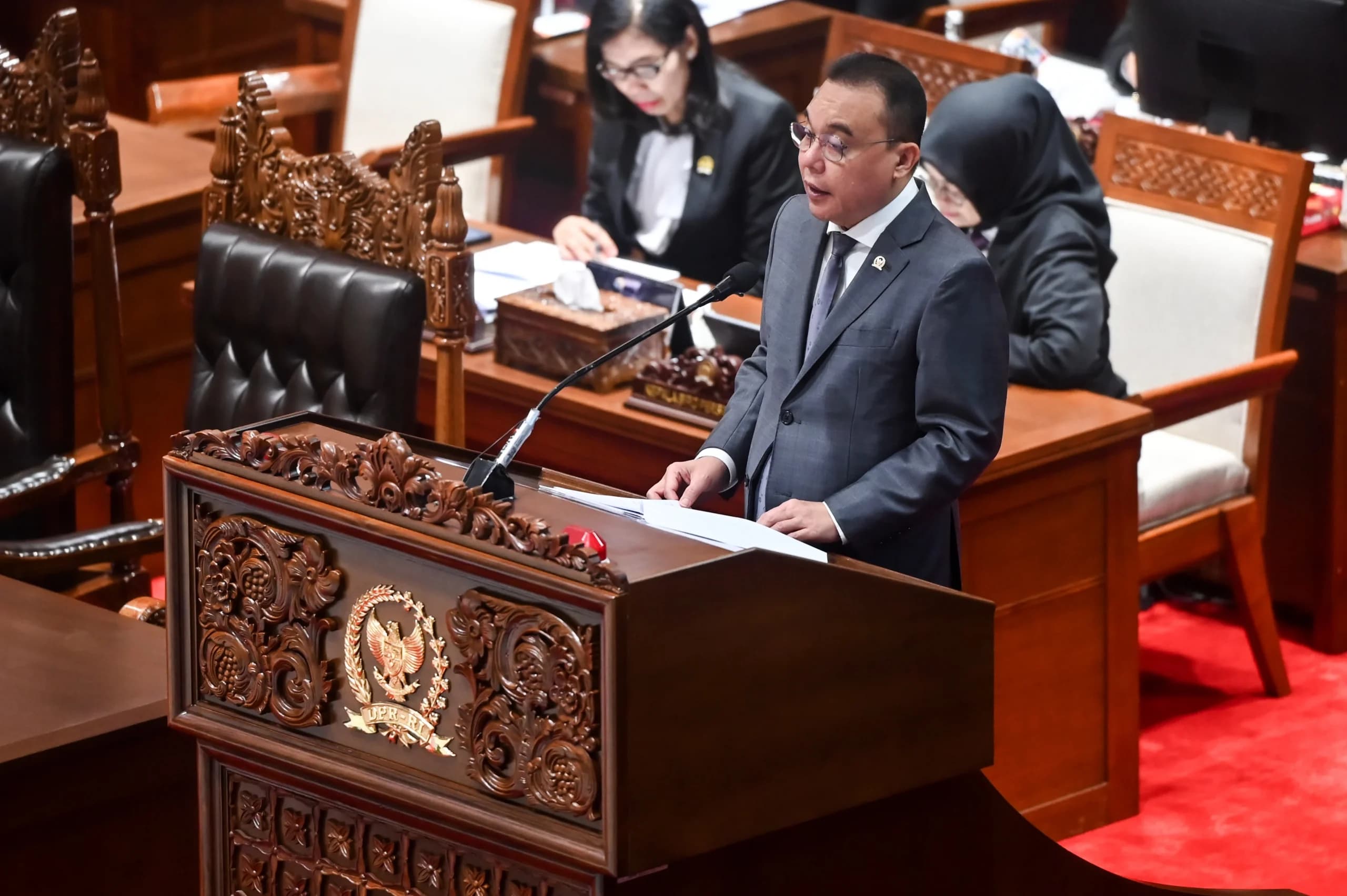 Wakil Ketua DPR Sufmi Dasco Ahmad menyampaikan pidato saat Rapat Paripurna Ke-10 DPR Masa Persidangan I Tahun Sidang 2026-2027 di Kompleks Parlemen, Senayan, Jakarta, Kamis (8/10/2026). Wakil Ketua DPR Sufmi Dasco Ahmad menyampaikan pidato saat Rapat Paripurna Ke-10 DPR Masa Persidangan I Tahun Sidang 2026-2027 di Kompleks Parlemen, Senayan, Jakarta, Kamis (8/10/2026).