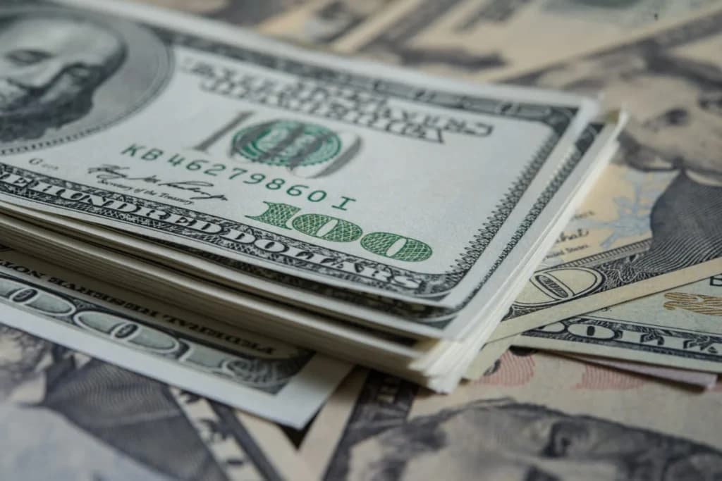Ilustrasi uang dolar Ilustrasi uang dolar