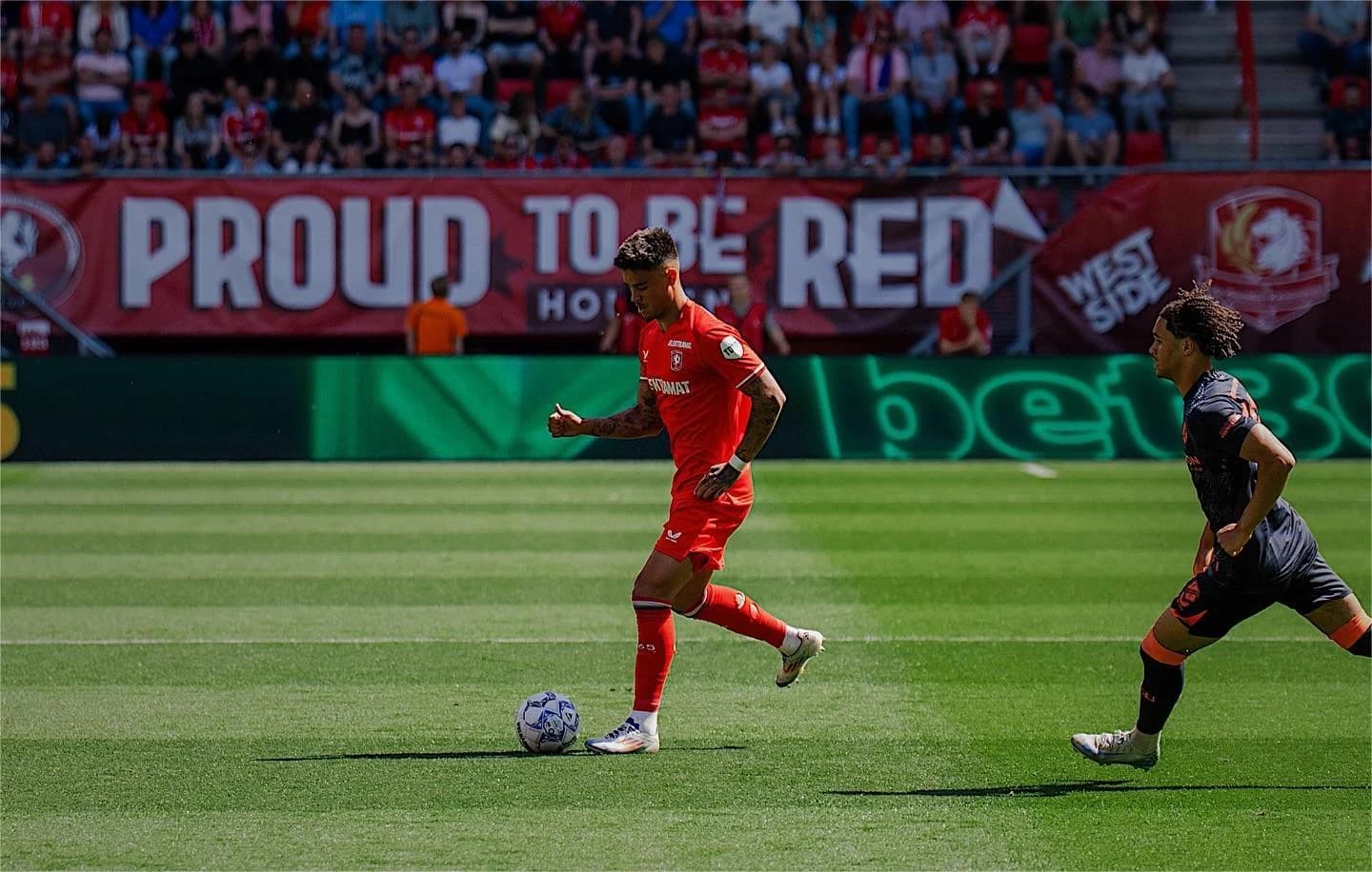 Bek Timnas Indonesia, Mees Hilgers saat membela FC Twente Bek Timnas Indonesia, Mees Hilgers saat membela FC Twente