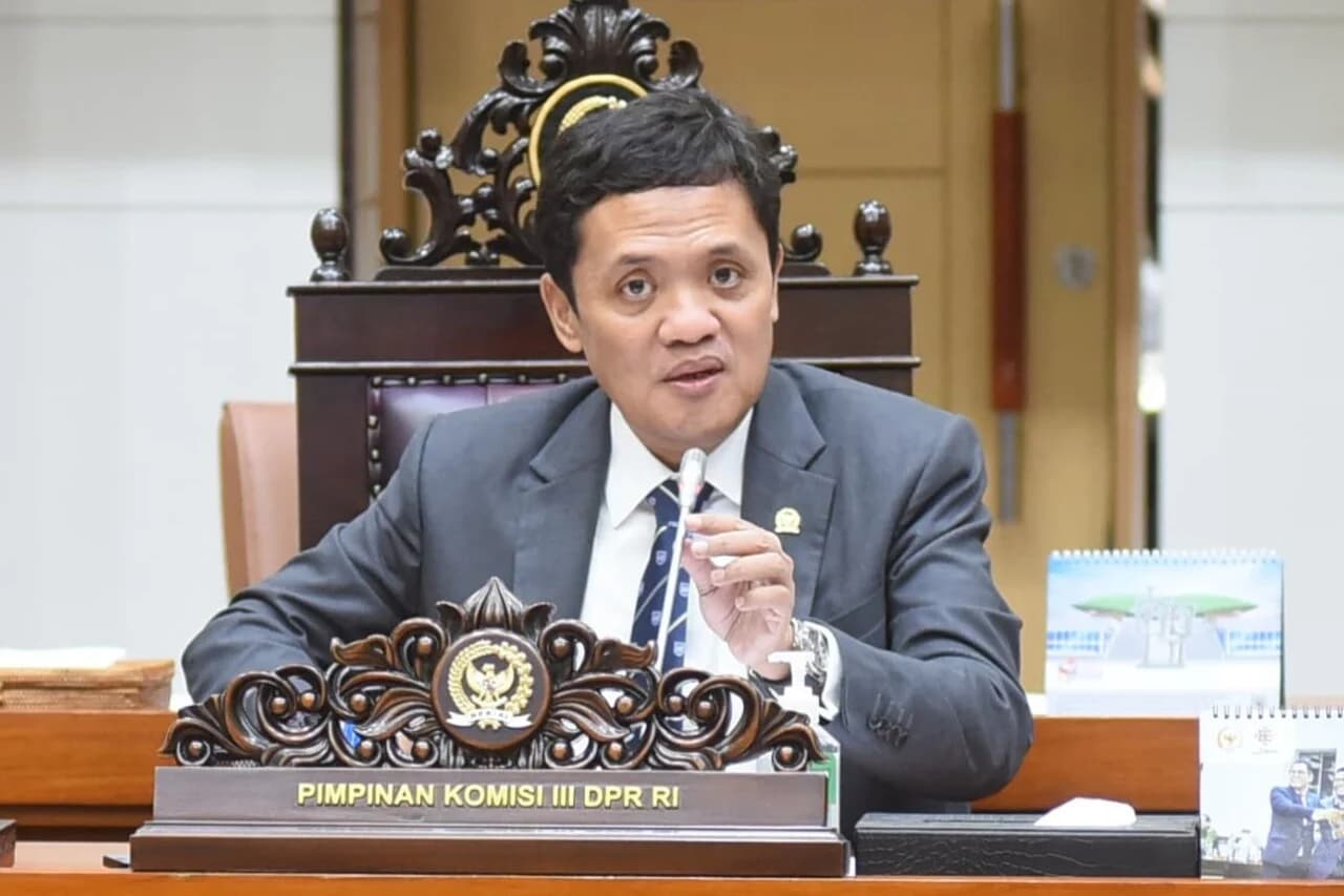 Ketua Komisi III DPR RI Habiburokhman. Ketua Komisi III DPR RI Habiburokhman.