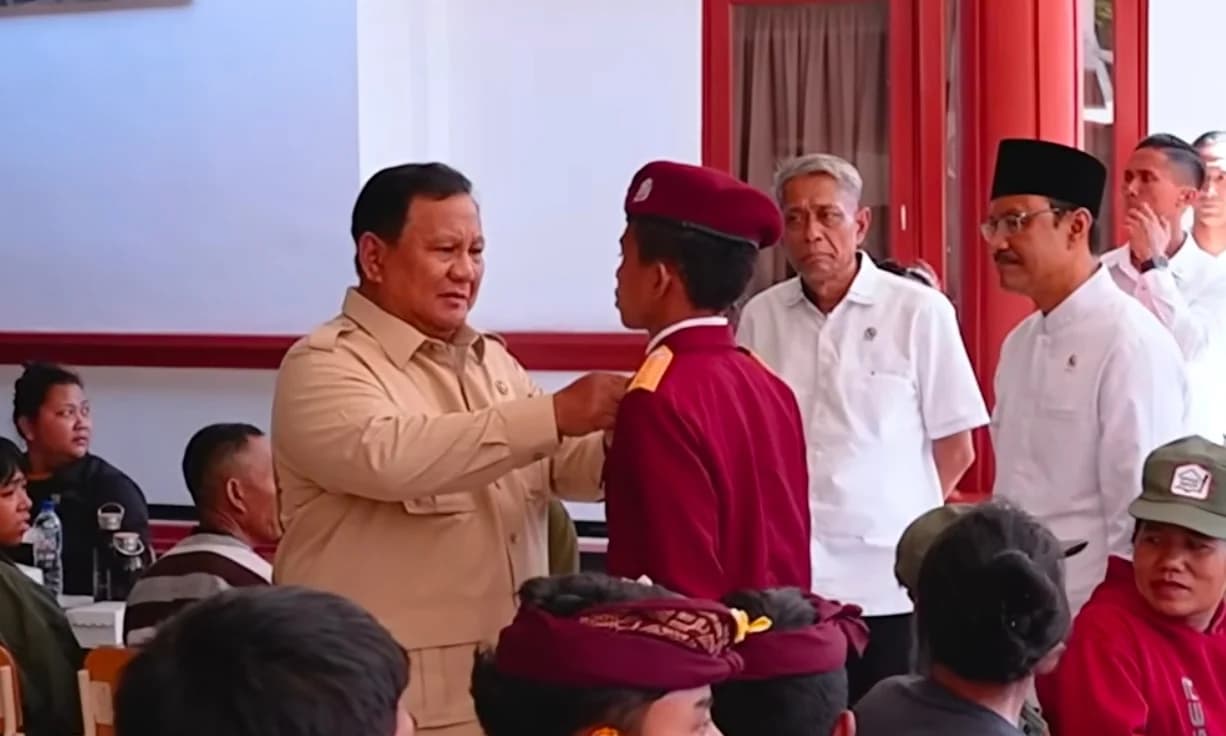 Prabowo Subianto melakukan peninjauan di Sekolah Rakyat Menengah Pertama (SRMP). (Sumber: Istimewa) Prabowo Subianto melakukan peninjauan di Sekolah Rakyat Menengah Pertama (SRMP). (Sumber: Istimewa)