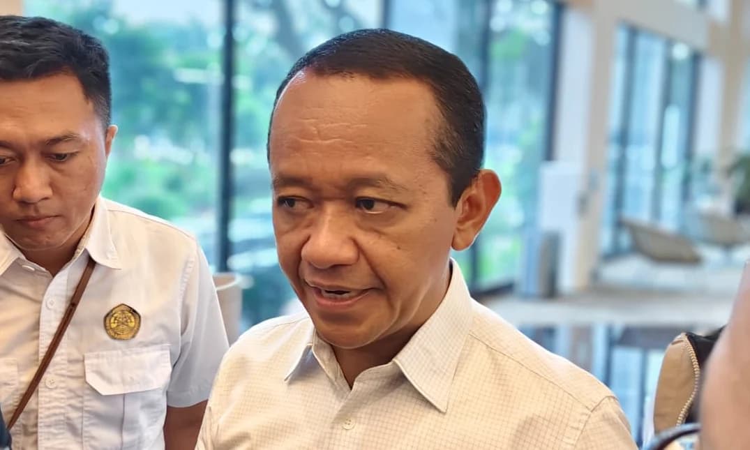 Menteri ESDM Bahlil Lahadalia di Kantor Kemenko Perekonomian (sumber: Owrite/Anisa Aulia) Menteri ESDM Bahlil Lahadalia di Kantor Kemenko Perekonomian (sumber: Owrite/Anisa Aulia)