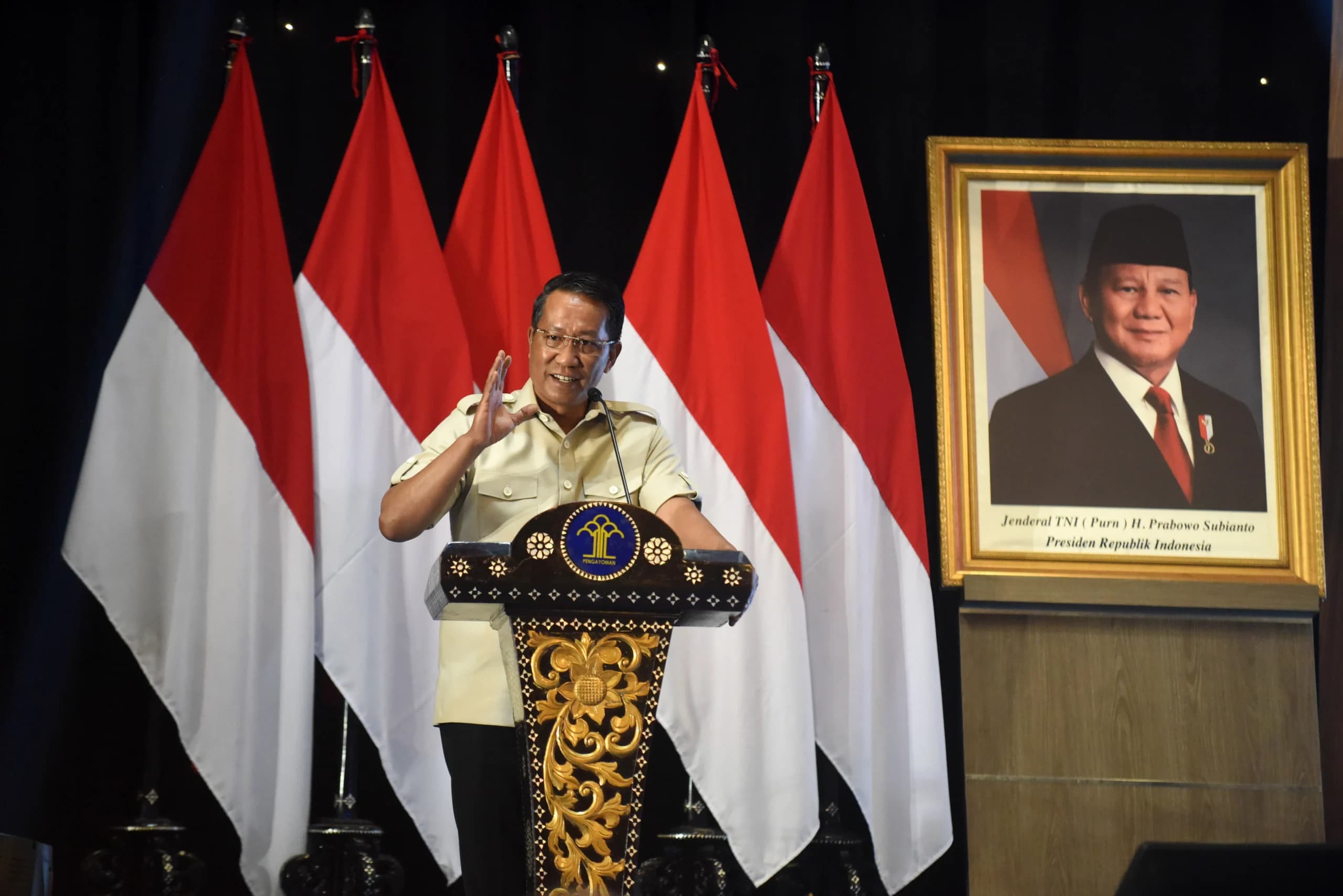Menteri Hukum Supratman Andi Agtas memberikan sambutan pada peluncuran Forum Komunikasi Kebijakan (FKK) di Kantor Kementerian Hukum, Jakarta Menteri Hukum Supratman Andi Agtas memberikan sambutan pada peluncuran Forum Komunikasi Kebijakan (FKK) di Kantor Kementerian Hukum, Jakarta