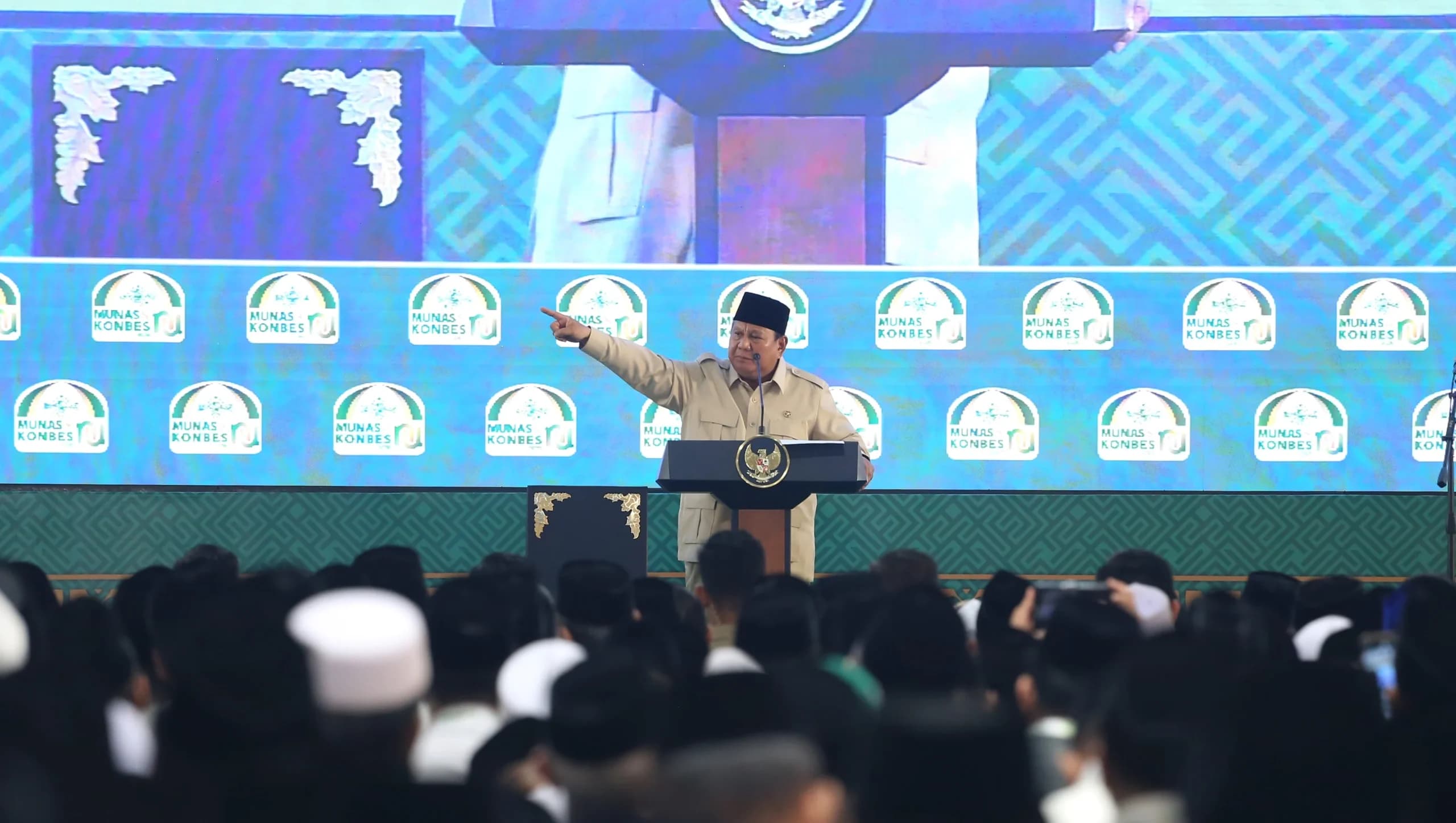 Presiden Prabowo Subianto berpidato saat menghadiri penutupan Musyawarah Nasional Alim Ulama dan Konferensi Besar Nahdlatul Ulama (NU) di IAI Syachona Mohammad Cholil, Bangkalan, Jawa Timur, Selasa (23/6/2026). (Sumber: Antara Foto/Moch Asim/bar) Presiden Prabowo Subianto berpidato saat menghadiri penutupan Musyawarah Nasional Alim Ulama dan Konferensi Besar Nahdlatul Ulama (NU) di IAI Syachona Mohammad Cholil, Bangkalan, Jawa Timur, Selasa (23/6/2026). (Sumber: Antara Foto/Moch Asim/bar)