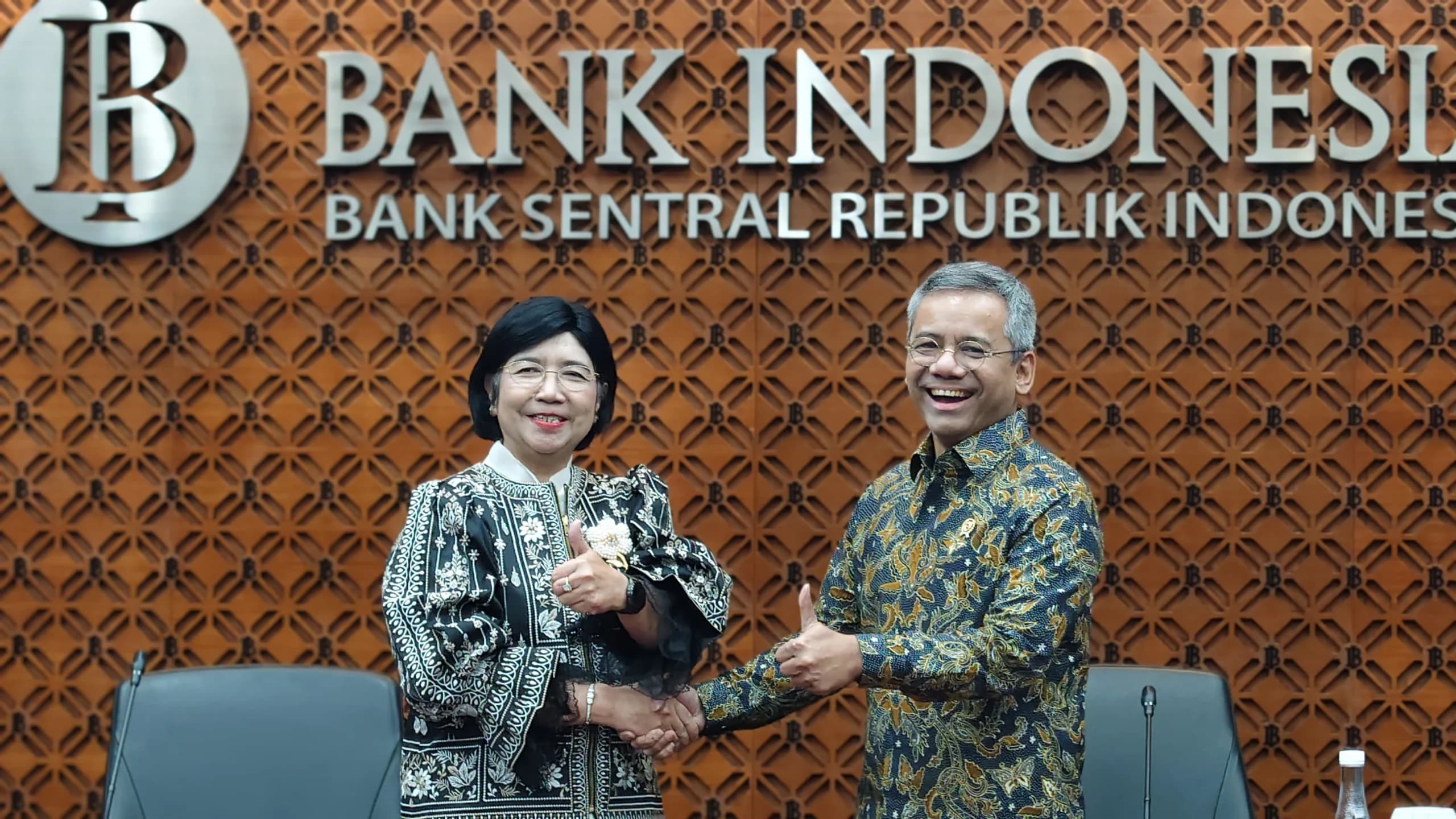 Menteri Keuangan Suahasil Nazara dan Gubernur Bank Indonesia (BI) Destry Damayanti. Menteri Keuangan Suahasil Nazara dan Gubernur Bank Indonesia (BI) Destry Damayanti.