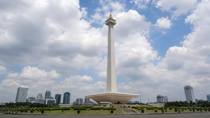 Ilustrasi cuaca Jakarta yang cerah. Ilustrasi cuaca Jakarta yang cerah.