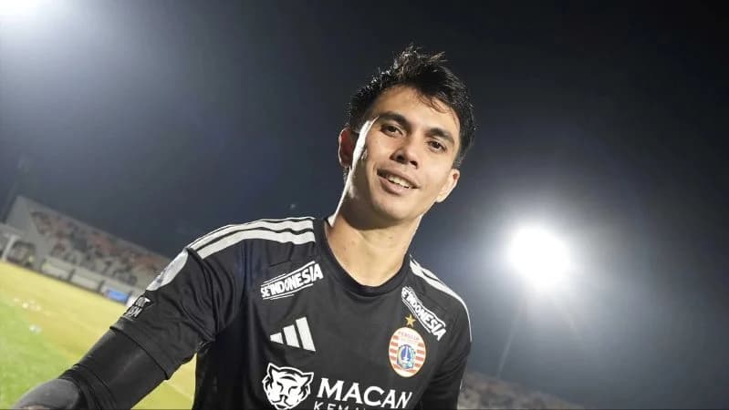 Kiper Persija sekaligus Wakil Presiden APPI Nadeo Argawinata. Kiper Persija sekaligus Wakil Presiden APPI Nadeo Argawinata.